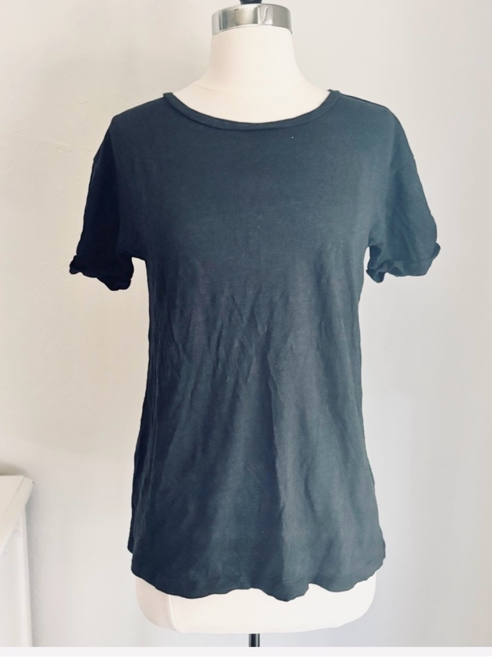 Banana Republic Slub Cotton Blend Crew Neck Roll Sleeve Basic SS Tee, Black, XS
